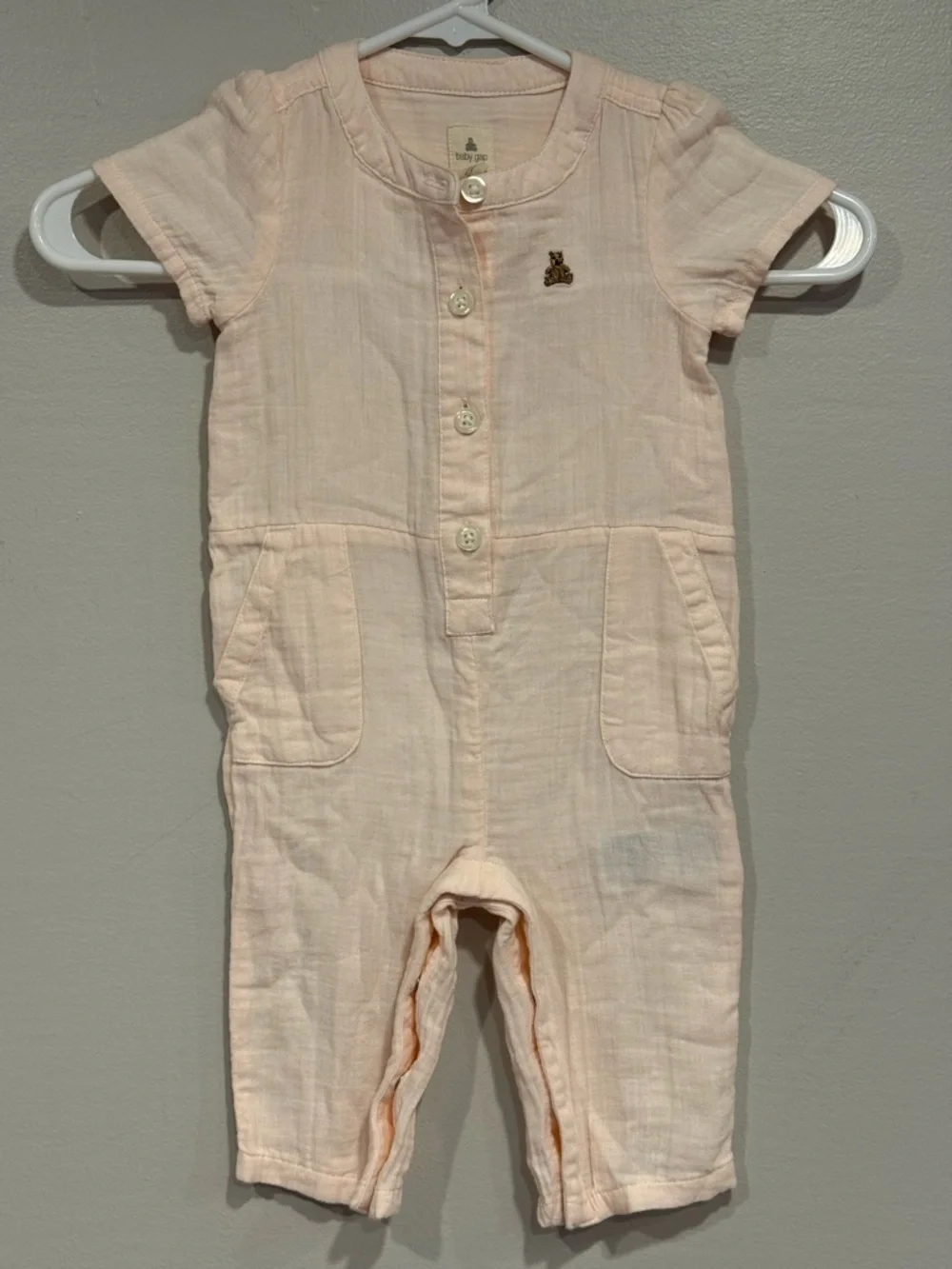 Gap Baby First Favorites Pink Crinkle Gauze Bear Pocket Baby Romper 6-12 Months
